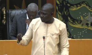 Lire la suite à propos de l’article Questions écrites : Moussa Diakhaté demande à Cheikh Diba de faire le point sur les 450 milliards d’eurobonds